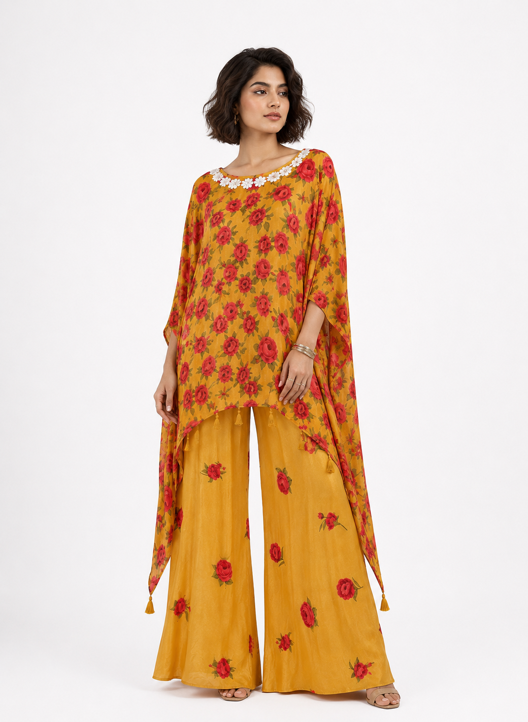 Sunehri Gul Kaftan Set