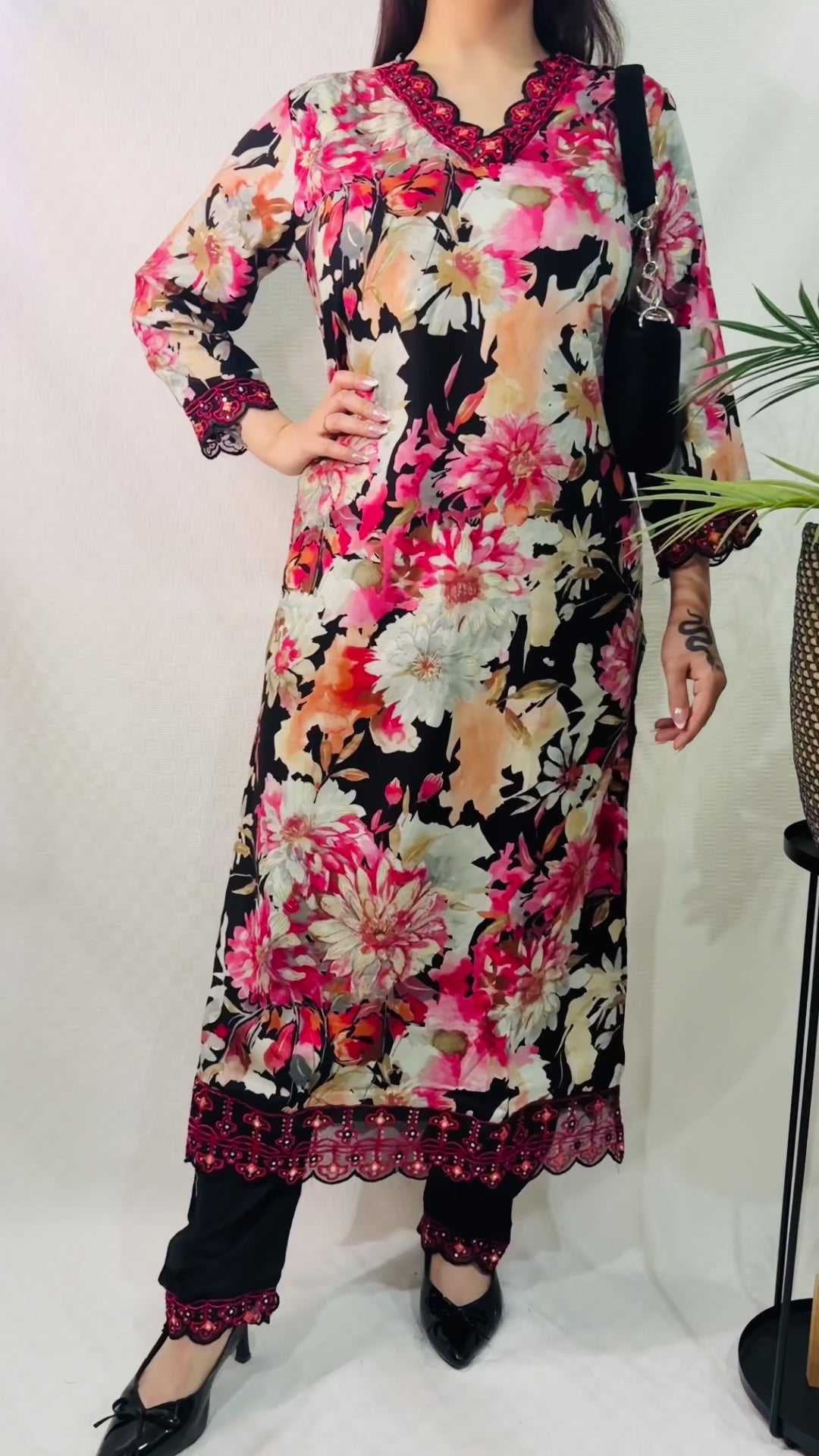 Midnight Bloom Scalloped Set
