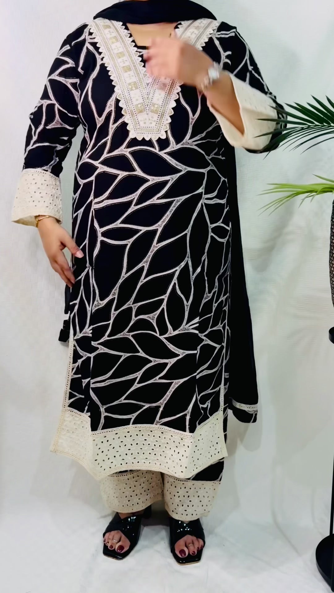 Noir Muse Kurti Set
